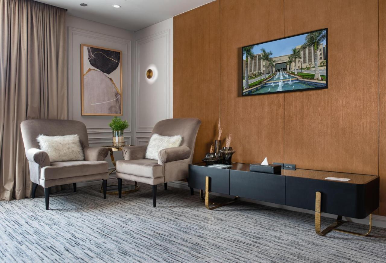 فندق تريامف لاكشري القاهرة المظهر الخارجي الصورة A room at the hotel
