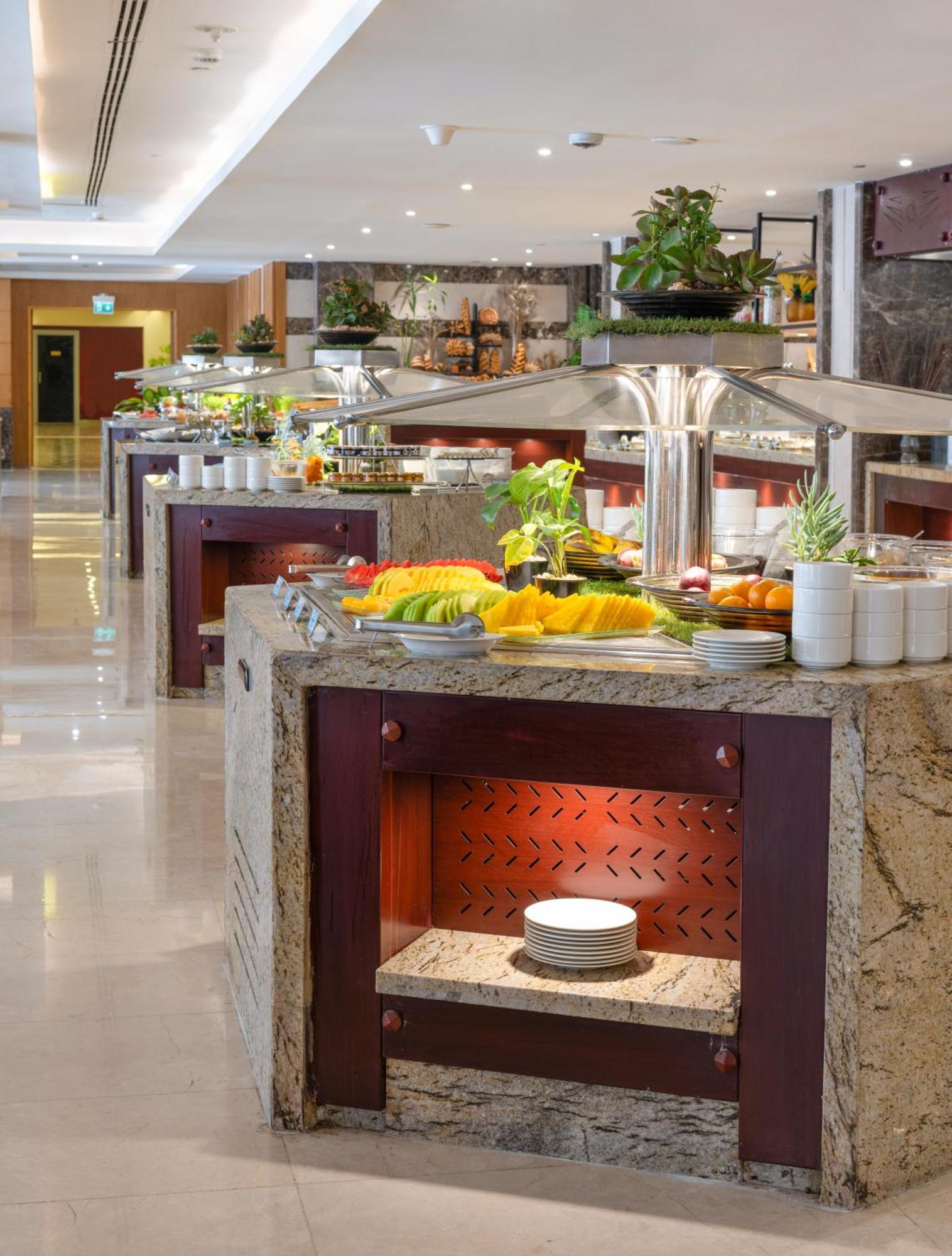 فندق تريامف لاكشري القاهرة المظهر الخارجي الصورة A salad bar